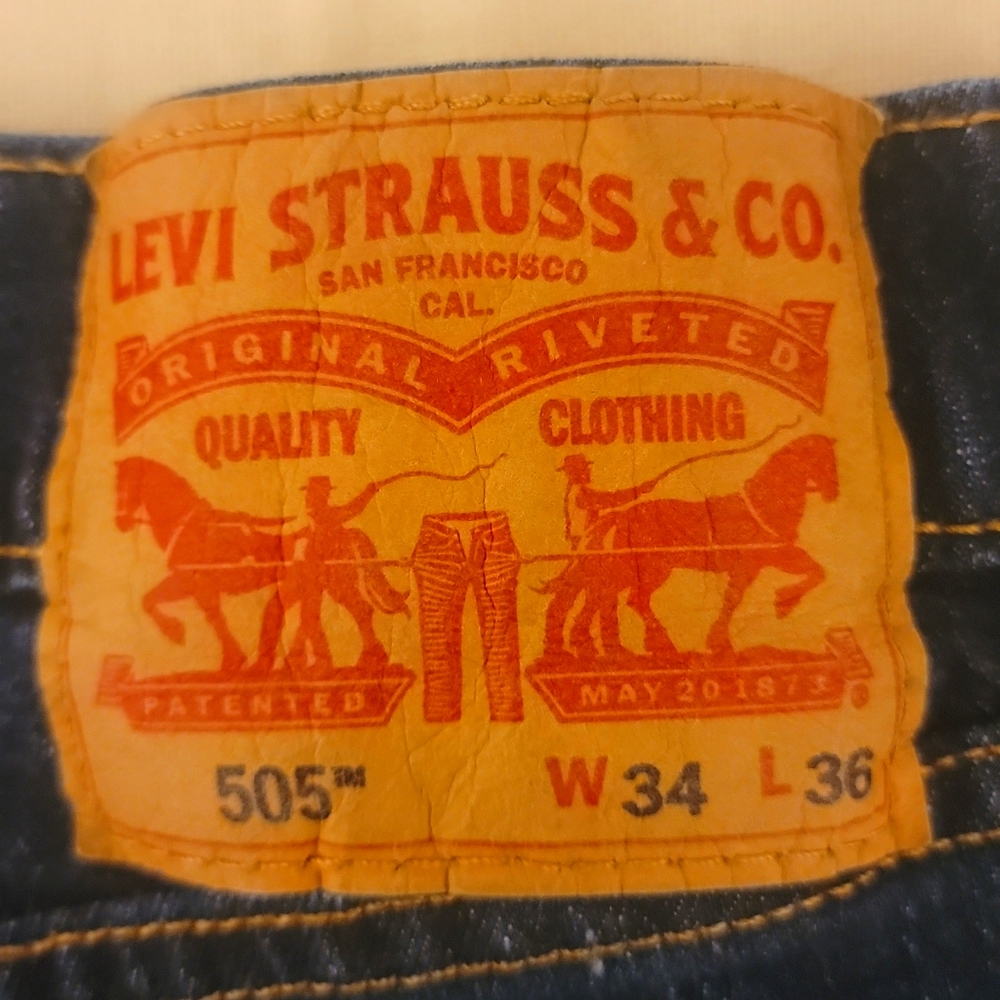 Levi 505 34x36 Like new, excellent condition, no flaws.